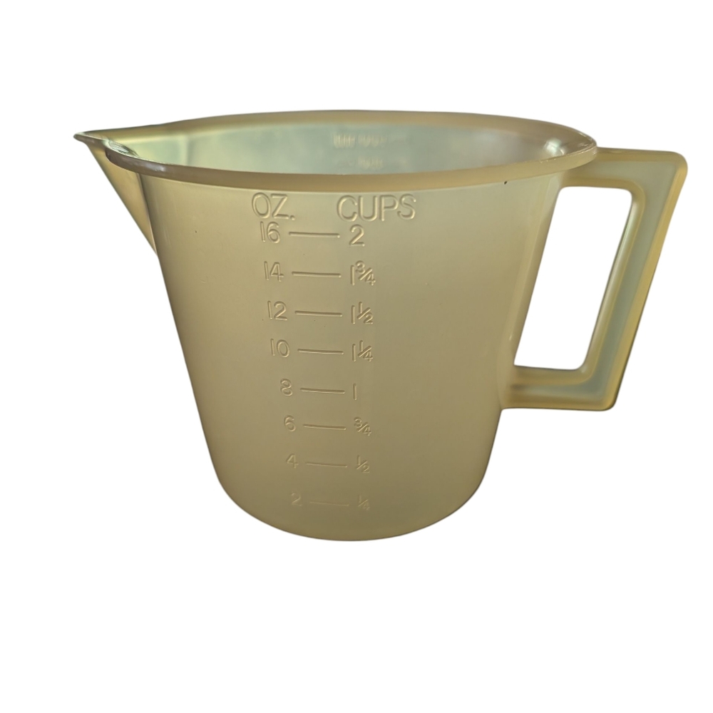 Lustro Ware Plastic Measuring Cup
